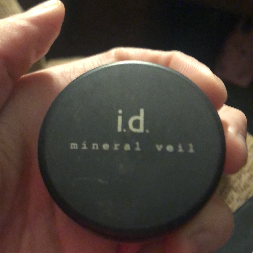 bareMinerals Mineral Veil Finishing Powder — BRAND NEW NEVER USED! - Picture 4 of 4